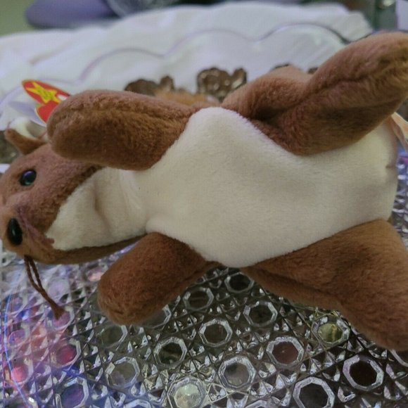 RARE TY Beanie Babies 1996 Nuts The Squirrel New